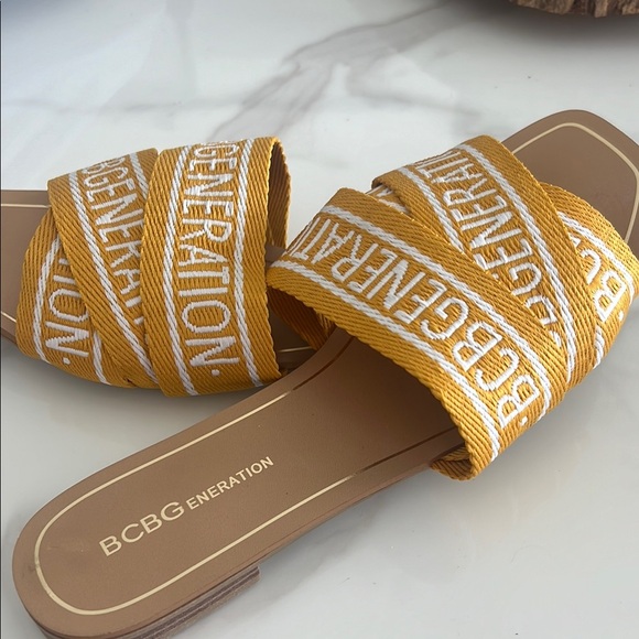 BCBGeneration Yellow and White Sandals nwot - Picture 3 of 4